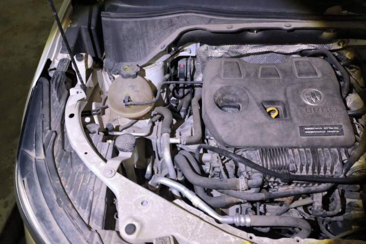Used Buick Encore 2020 15T Automatic Trend Edition Engine Bay Right