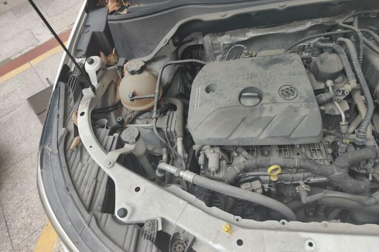 Used Buick Encore 2020 20T CVT Elite Edition Engine Bay Right