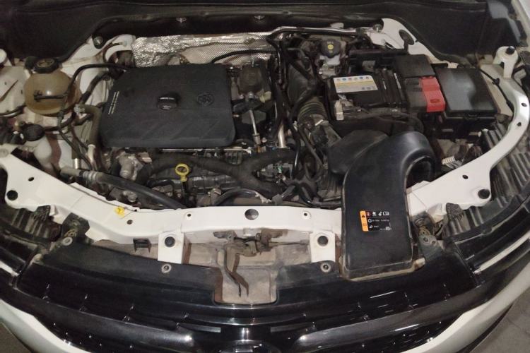 Used Buick Encore 2020 20T CVT Elite Edition Engine Bay