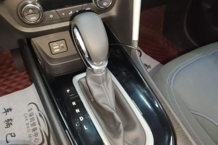 Used Buick Encore 2020 20T CVT Elite Edition Gear Lever