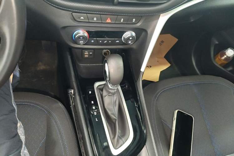 Used Buick Encore 2020 20T CVT Elite Edition Gear Lever