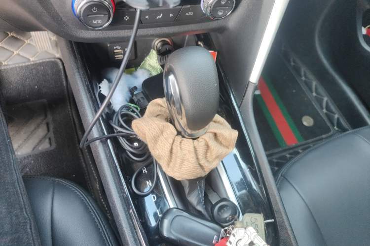 Used Buick Encore 2020 20T CVT Elite Edition Gear Lever