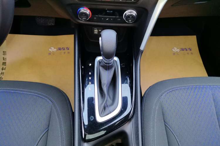 Used Buick Encore 2020 20T CVT Elite Edition Gear Lever