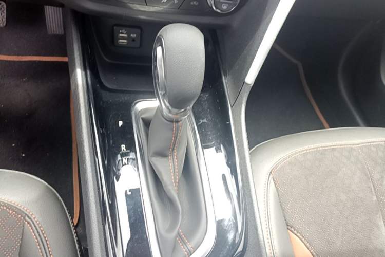 Used Buick Encore 2020 20T CVT Luxury Edition Gear Lever