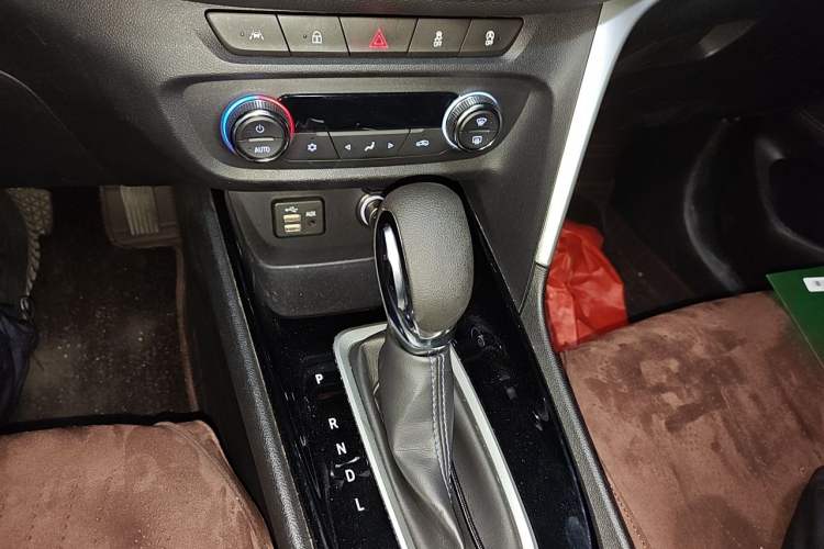 Used Buick Encore 2020 20T CVT Elite Edition Gear Lever