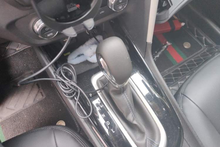 Used Buick Encore 2020 20T CVT Elite Edition Gear Lever