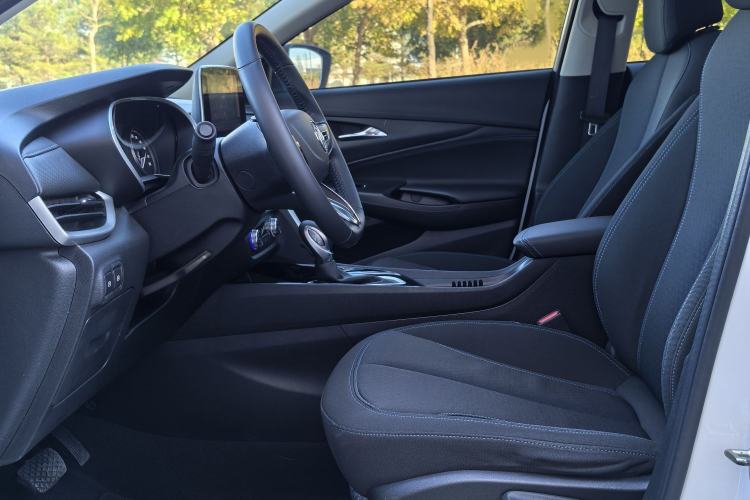 Used Buick Encore 2020 20T CVT Elite Edition Interior 1