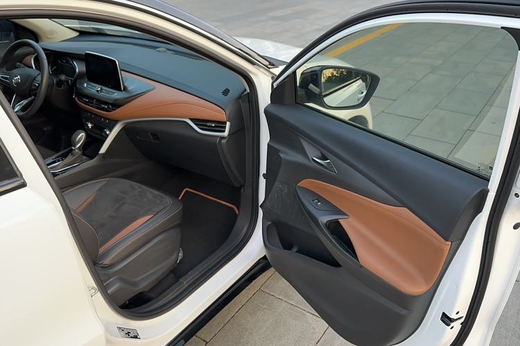 Used Buick Encore 2020 20T CVT Luxury Edition Interior 2