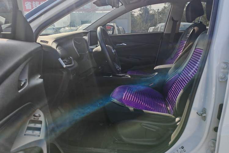 Used Buick Encore 2020 20T CVT Elite Edition Interior 2