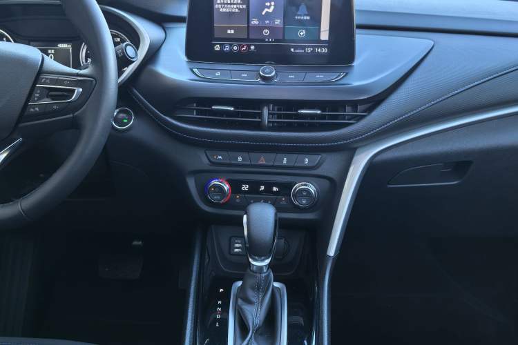 Used Buick Encore 2020 20T CVT Elite Edition Interior 4