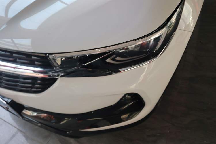 Used Buick Encore 2020 20T CVT Luxury Edition Left Front Headlight