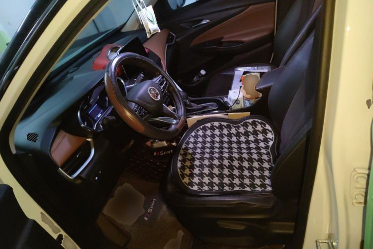 Used Buick Encore 2020 20T CVT Luxury Edition Left Front Seat