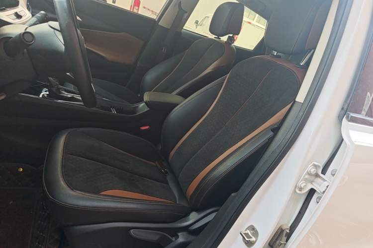 Used Buick Encore 2020 20T CVT Luxury Edition Left Front Seat