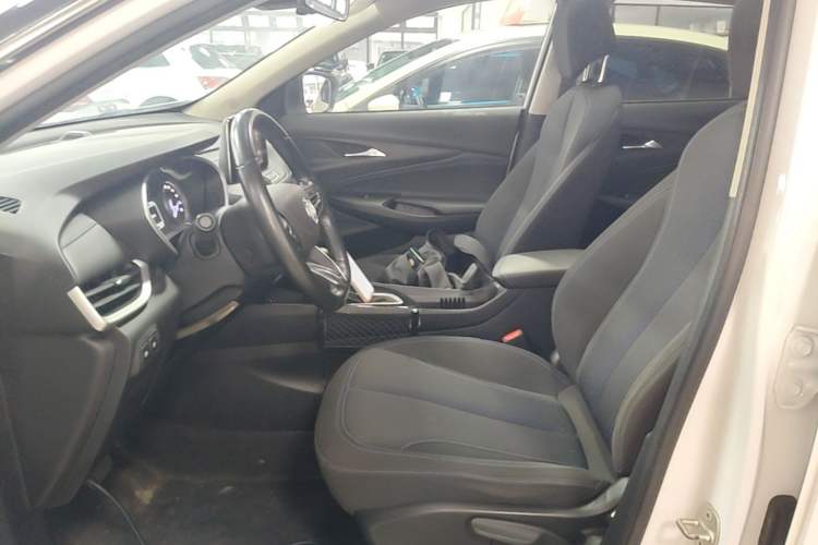 Used Buick Encore 2020 20T CVT Elite Edition Left Front Seat
