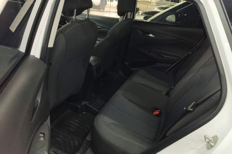 Used Buick Encore 2020 20T CVT Elite Edition Left Rear Seat
