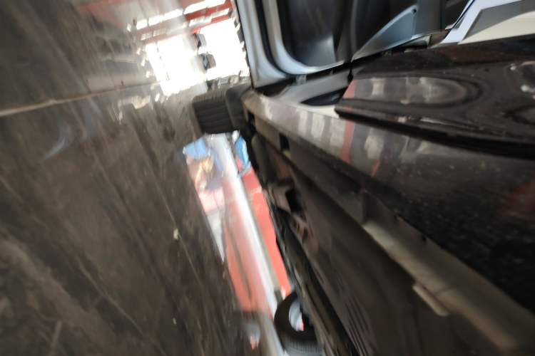 Used Buick Encore 2020 20T CVT Luxury Edition Left Side Sill