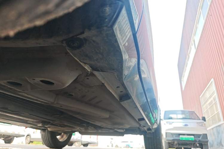 Used Buick Encore 2020 20T CVT Luxury Edition Left Side Sill