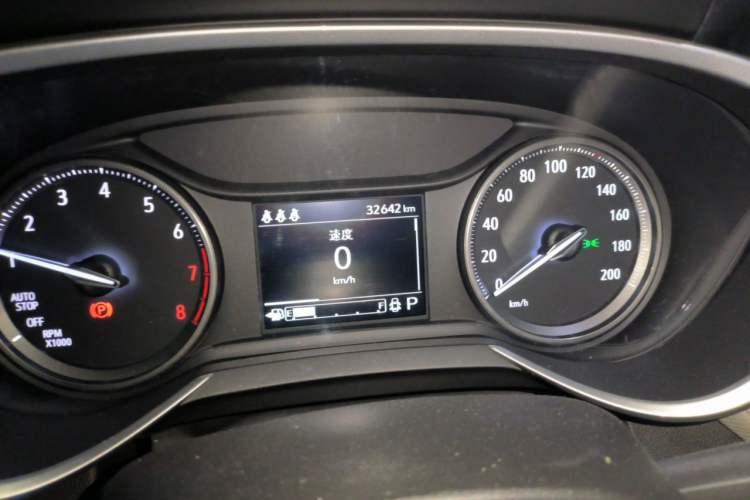 Used Buick Encore 2020 15T Automatic Trend Edition Odometer Close Up
