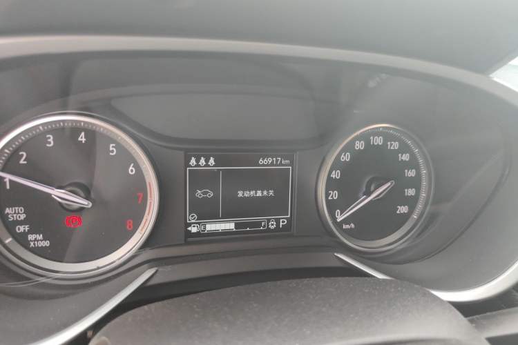 Used Buick Encore 2020 20T CVT Elite Edition Odometer Close Up