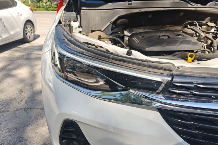 Used Buick Encore 2020 20T CVT Luxury Edition Right Front Headlight