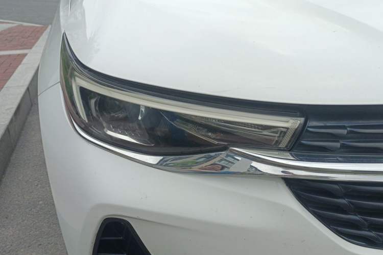 Used Buick Encore 2020 20T CVT Elite Edition Right Front Headlight