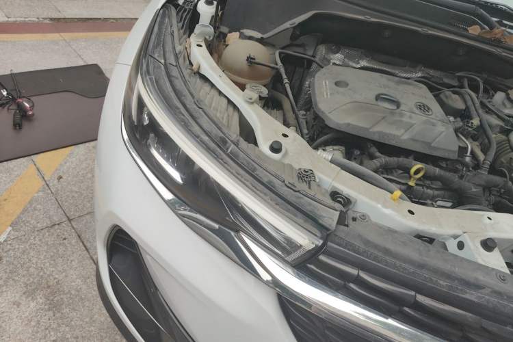 Used Buick Encore 2020 20T CVT Elite Edition Right Front Headlight
