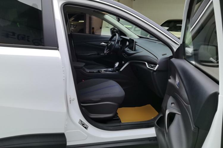 Used Buick Encore 2020 20T CVT Elite Edition Right Front Seat