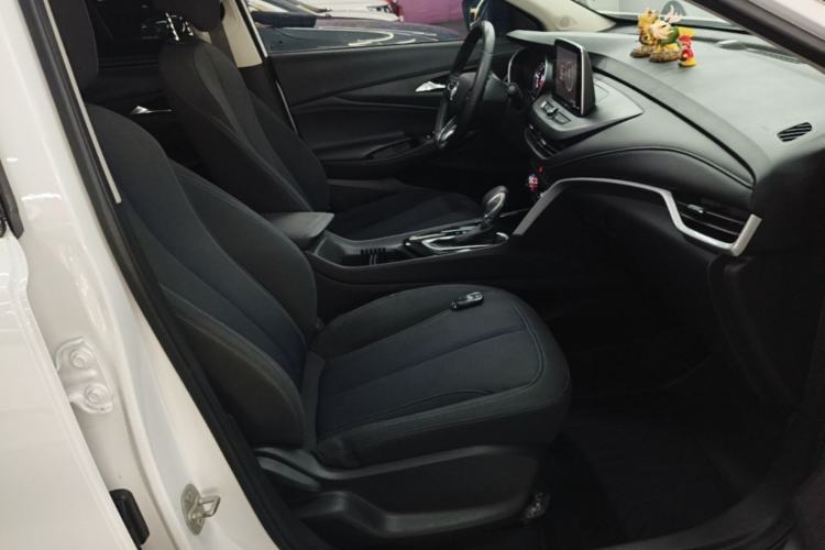 Used Buick Encore 2020 20T CVT Elite Edition Right Front Seat