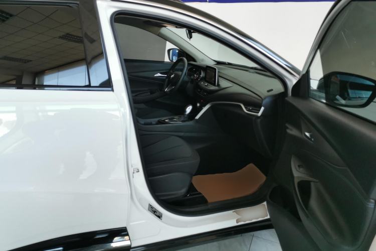 Used Buick Encore 2020 20T CVT Elite Edition Right Front Seat