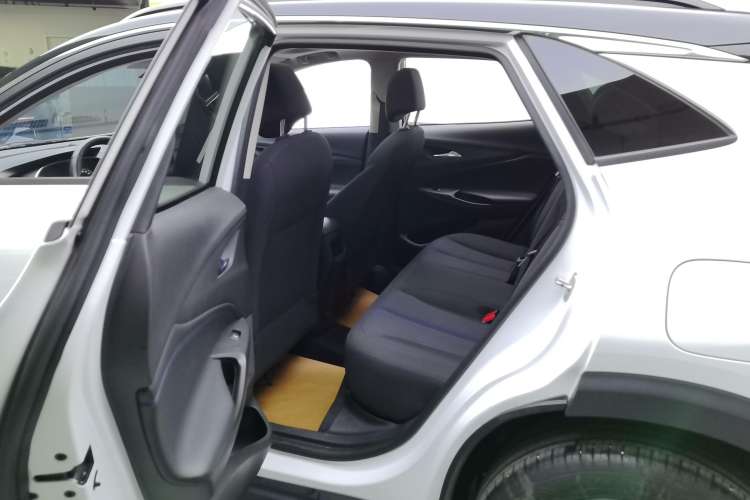 Used Buick Encore 2020 20T CVT Elite Edition Right Rear Seat