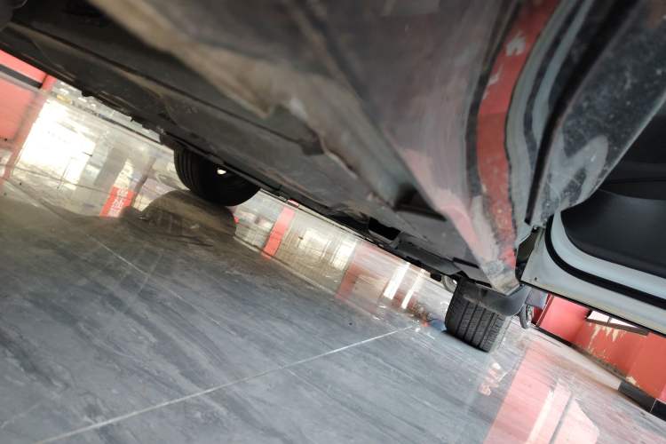 Used Buick Encore 2020 20T CVT Luxury Edition Right Side Sill