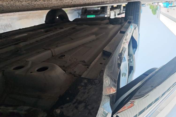 Used Buick Encore 2020 20T CVT Luxury Edition Right Side Sill