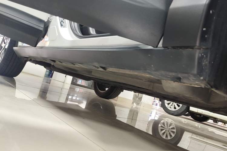 Used Buick Encore 2020 20T CVT Elite Edition Right Side Sill