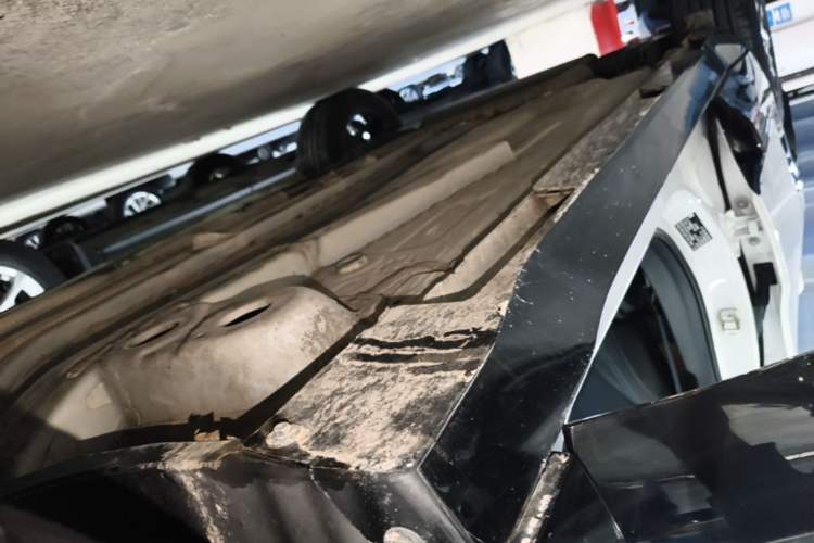 Used Buick Encore 2020 20T CVT Elite Edition Right Side Sill