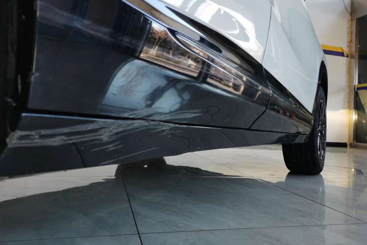 Used Buick Encore 2020 20T CVT Elite Edition Right Side Sill