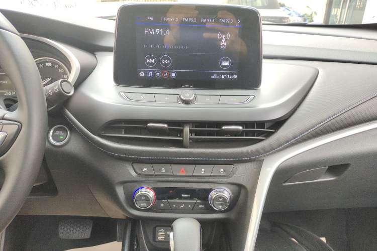 Used Buick Encore 2020 20T CVT Elite Edition Audio And AC Panel