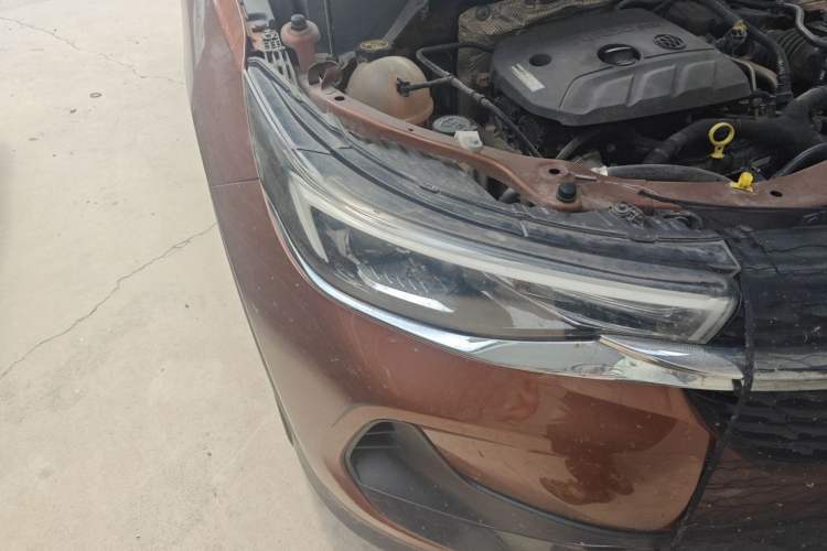 Used Buick Encore 2020 20T CVT Elite Edition Right Front Headlight