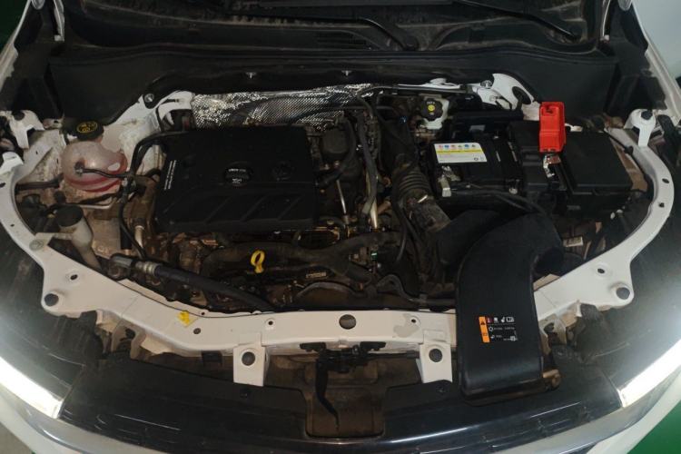 Used Buick Encore 2021 332T CVT Elite Edition Engine Bay