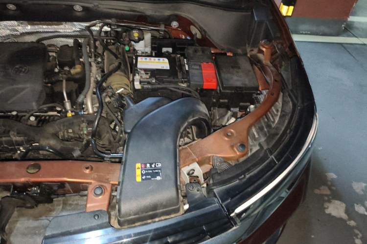 Used Buick Encore 2021 332T CVT Luxury Version Engine Bay Left