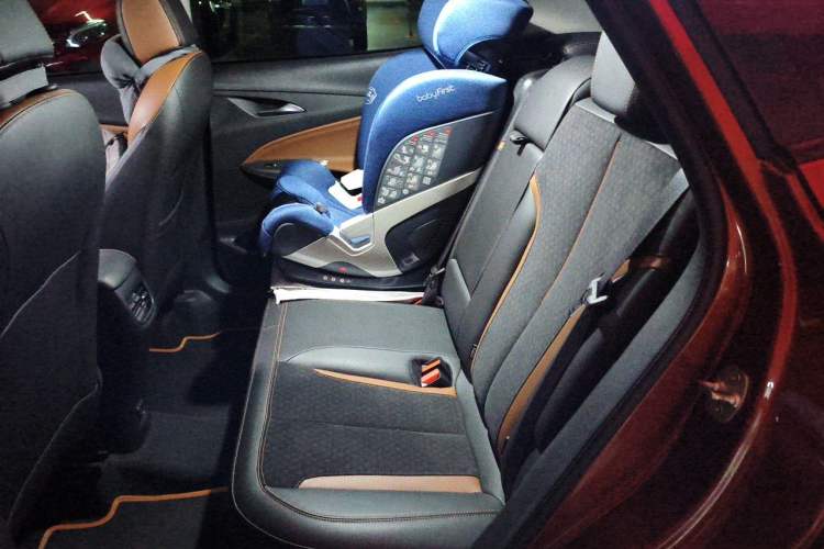 Used Buick Encore 2021 332T CVT Luxury Version Left Rear Seat