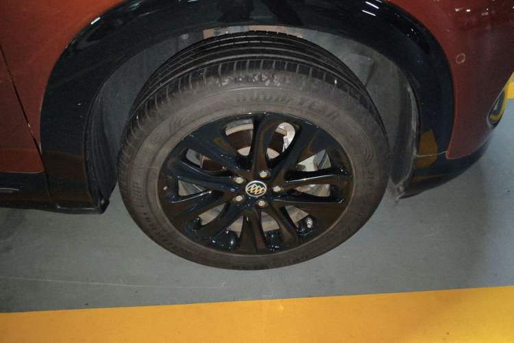 Used Buick Encore 2021 332T CVT Luxury Version Right Front Wheel Hub