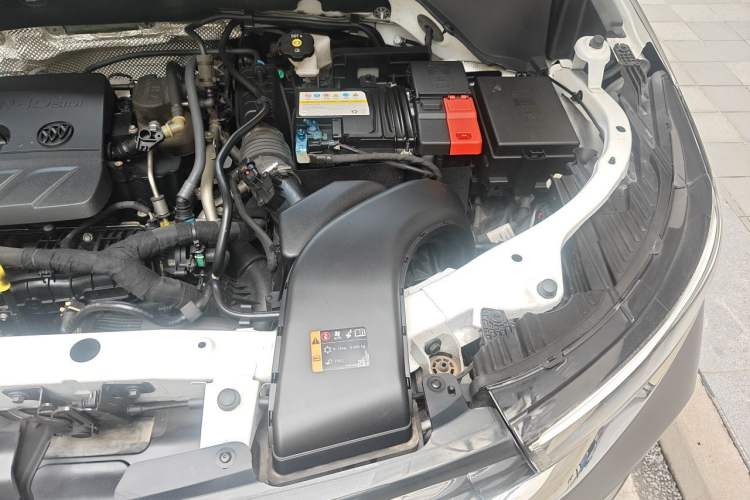 Used Buick Encore 2021 332T CVT Elite Edition Engine Bay Left