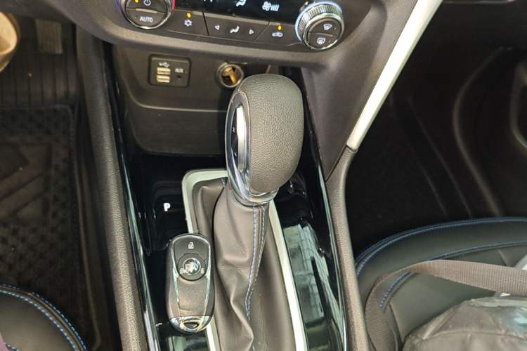 Used Buick Encore 2021 332T CVT Elite Edition Gear Lever