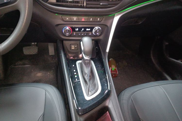 Used Buick Encore 2021 332T CVT Elite Edition Gear Lever