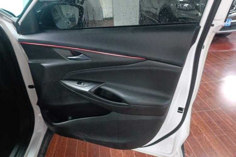 Used Buick Encore 2021 332T CVT Elite Edition Interior 5