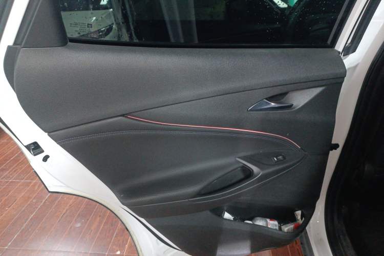 Used Buick Encore 2021 332T CVT Elite Edition Interior 8