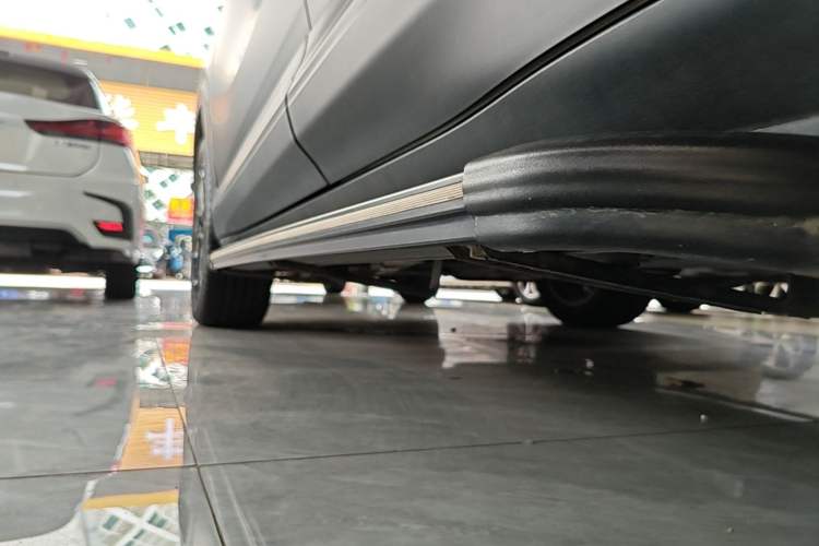Used Buick Encore 2021 332T CVT Elite Edition Left Side Sill