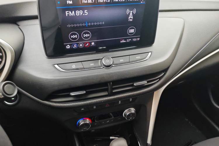 Used Buick Encore 2021 332T CVT Elite Edition Audio And AC Panel