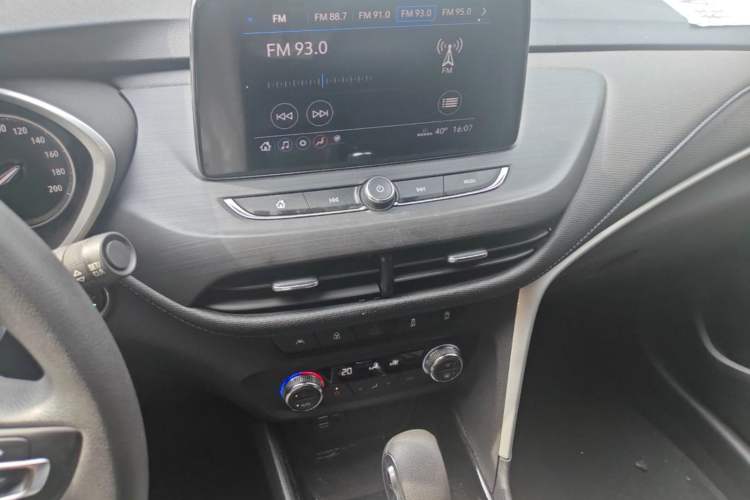 Used Buick Encore 2021 332T CVT Elite Edition Audio And AC Panel