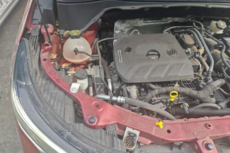 Used Buick Encore 2021 332T CVT Elite Edition Engine Bay Right